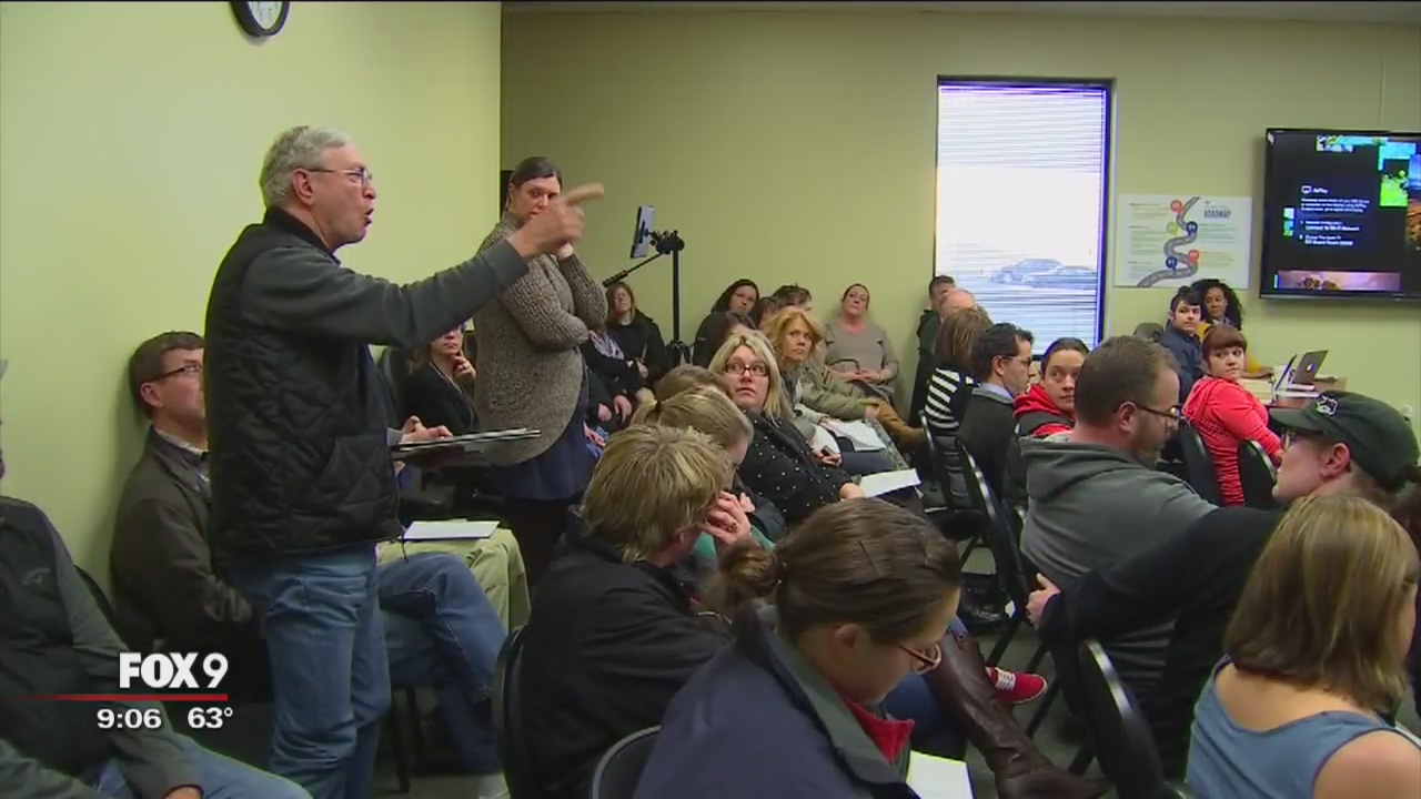 Emails detail internal conversations over Shakopee school budget error