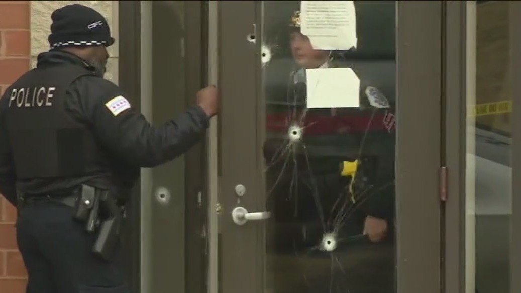 Off-duty Chicago firefighter shot while trying to confront thieves in Bronzeville