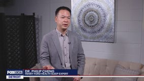 Sleep expert says to wake up at same time each day