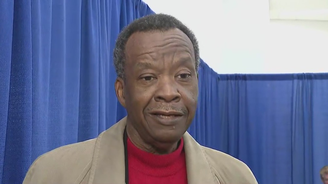 Chicago mayoral candidates file ballot petitions Monday