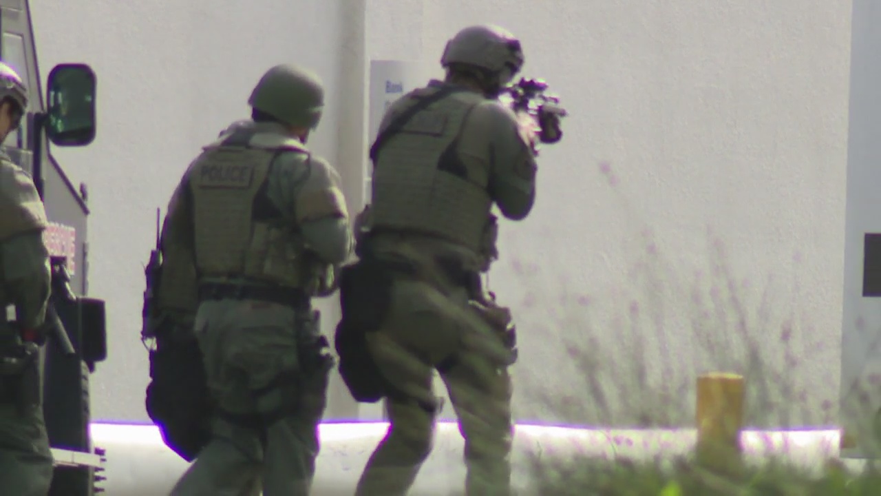 Police break up armored truck robbery in South Gate; suspects arrested