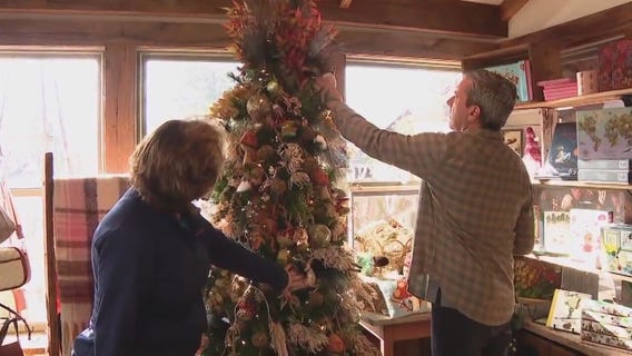 Updating Christmas Décor at Floral and Hardy