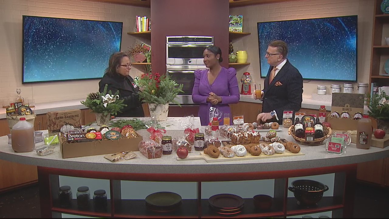 Deck out your home with this last minute DIY holiday arrangement