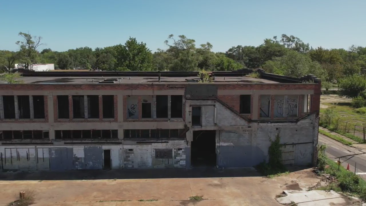 City eyes thousands of properties to demo