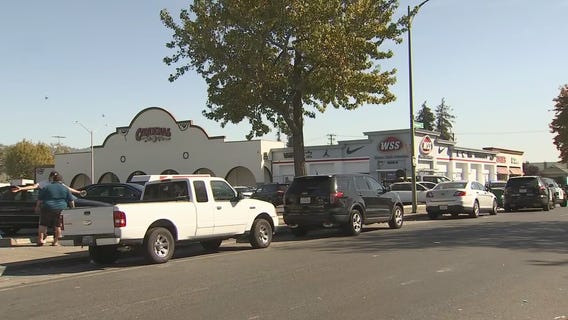 Standoff with barricaded suspect in Oakland