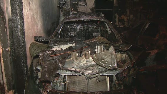 Vehicles burned, apartments evacuated in Panorama City fire