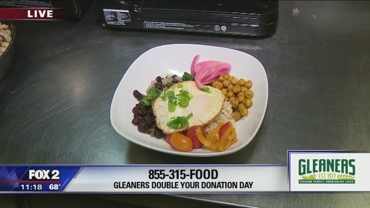 Making breakfast with Gleaners' Cooking Matters