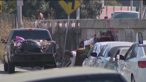 Oakland hires parolees to clean up city