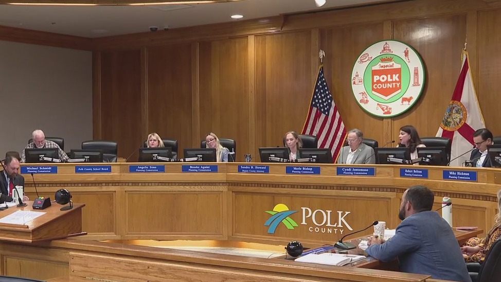 Senior community blocks sand mine from moving in