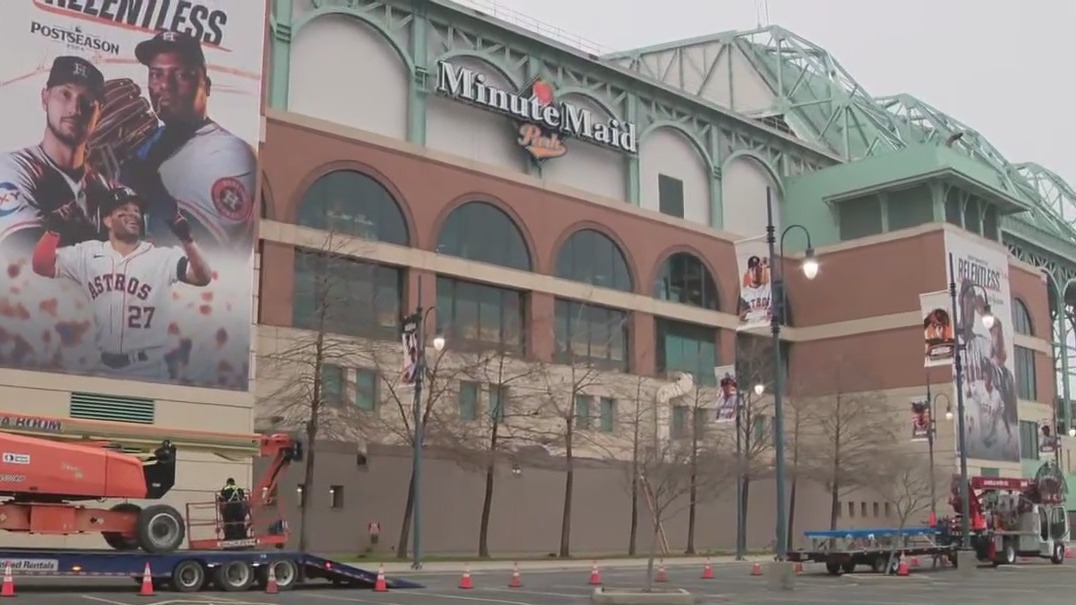 Houston Astros to remove Minute Maid Park signs at Daikin Park