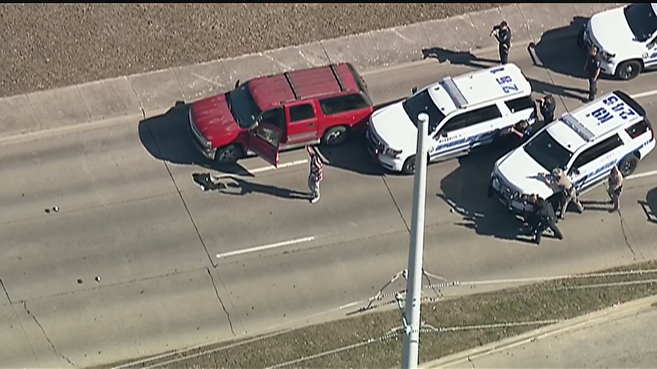 Mesquite police chase ends by High Five interchange