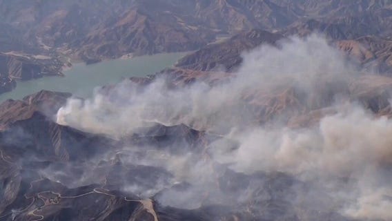 Canyon Fire burns near Lake Piru
