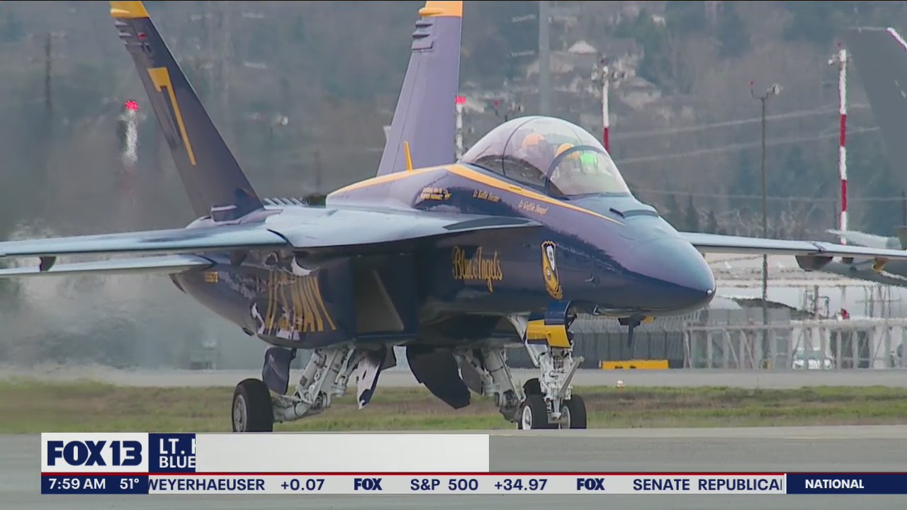 Blue Angels show off new Super Hornet jet