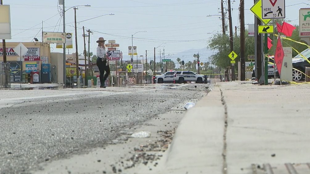 Teenage girl killed in shooting at Phoenix strip mall, 8 others injured ...