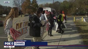 FOX 5 FIELD TRIP: Food and Friends staff help others on Thanksgiving