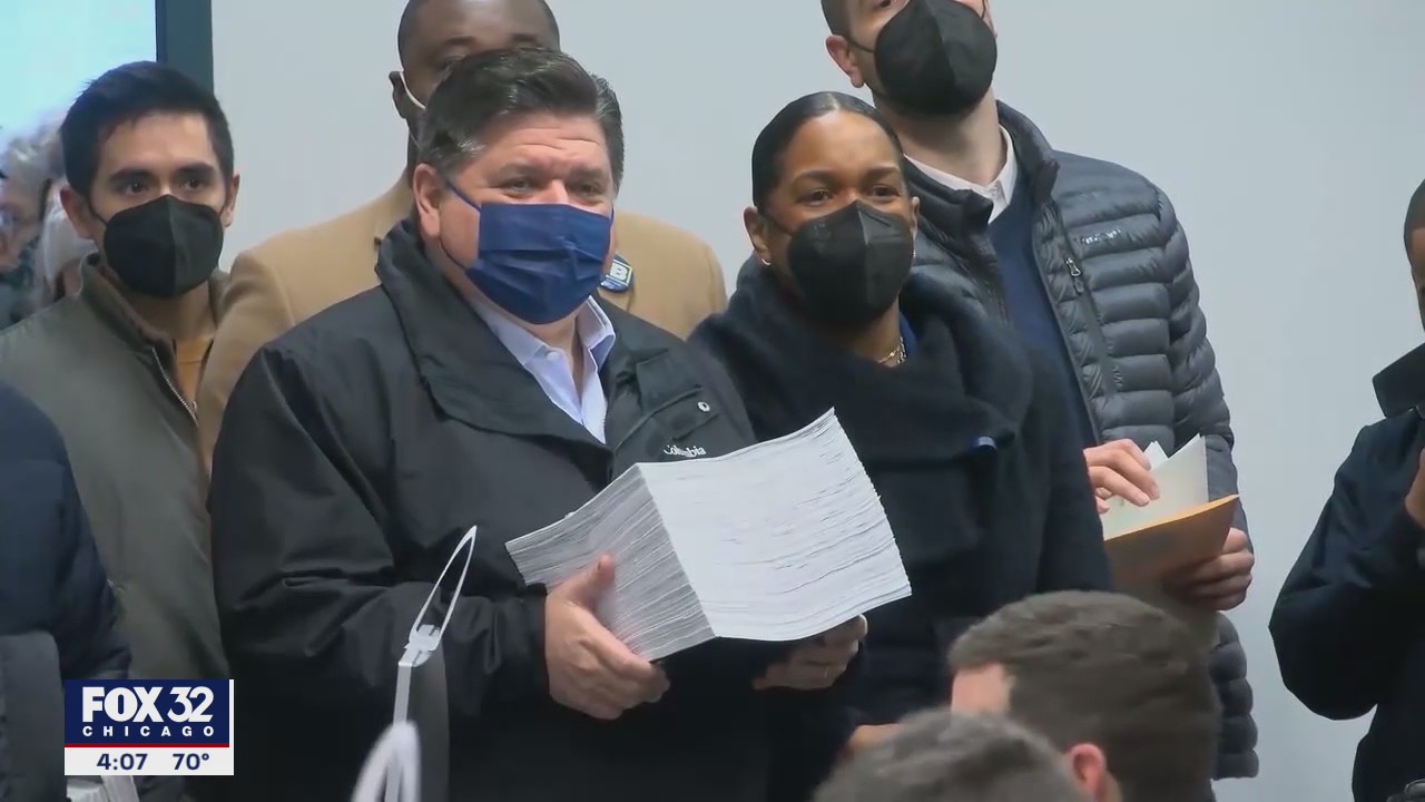 Pritzker says he's willing to send National Guard to Chicago