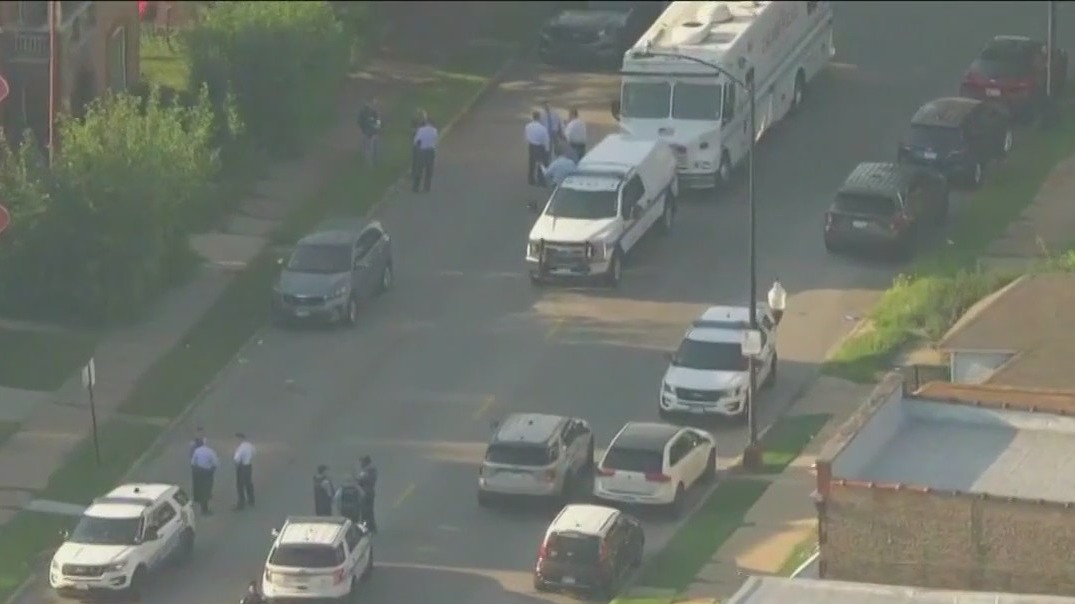 Woman shoots at home intruder in Roseland