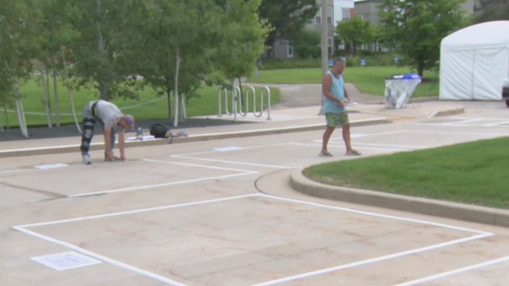 West Bend's Art & Chalk Fest, artists transform pavement parcels