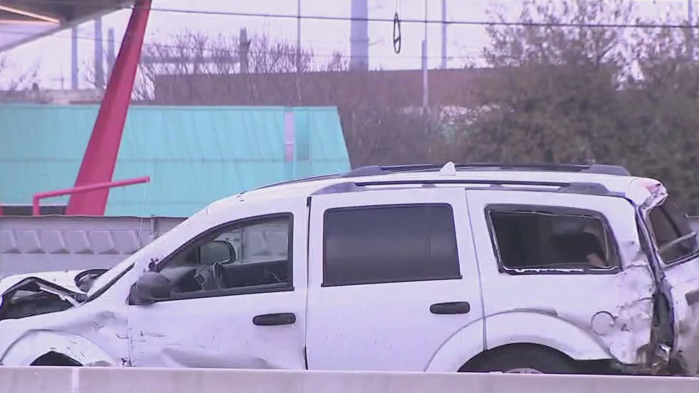 17 vehicle crash on I-35: 5 dead