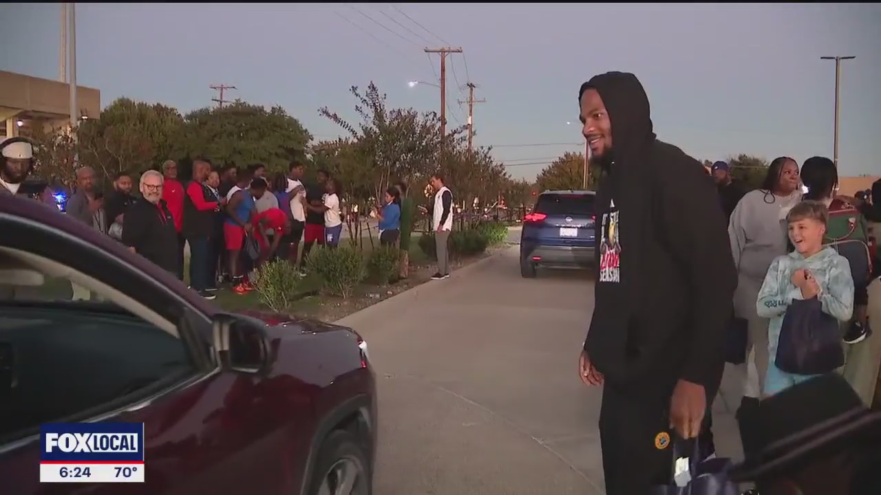 Cowboys stars partner with Duncanville ISD for turkey giveaway