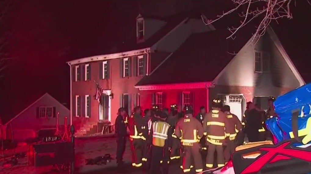 2 hospitalized after Cobb County house fire | FOX 5 Atlanta