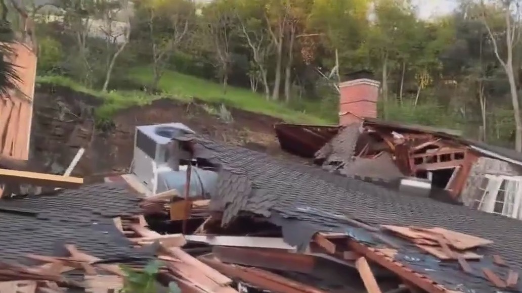 Landslide hits Sherman Oaks neighborhood
