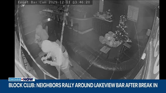 Community steps up after burglars steal holiday gifts from Lakeview bar | ChicagoNOW