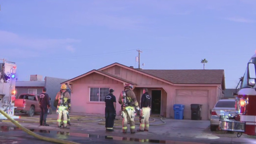 Crews battle alley fire in Phoenix