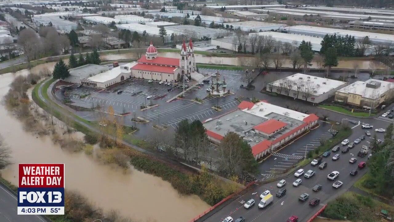 Levee failure along Green River triggers “go now” evacuations in Tukwila and Kent