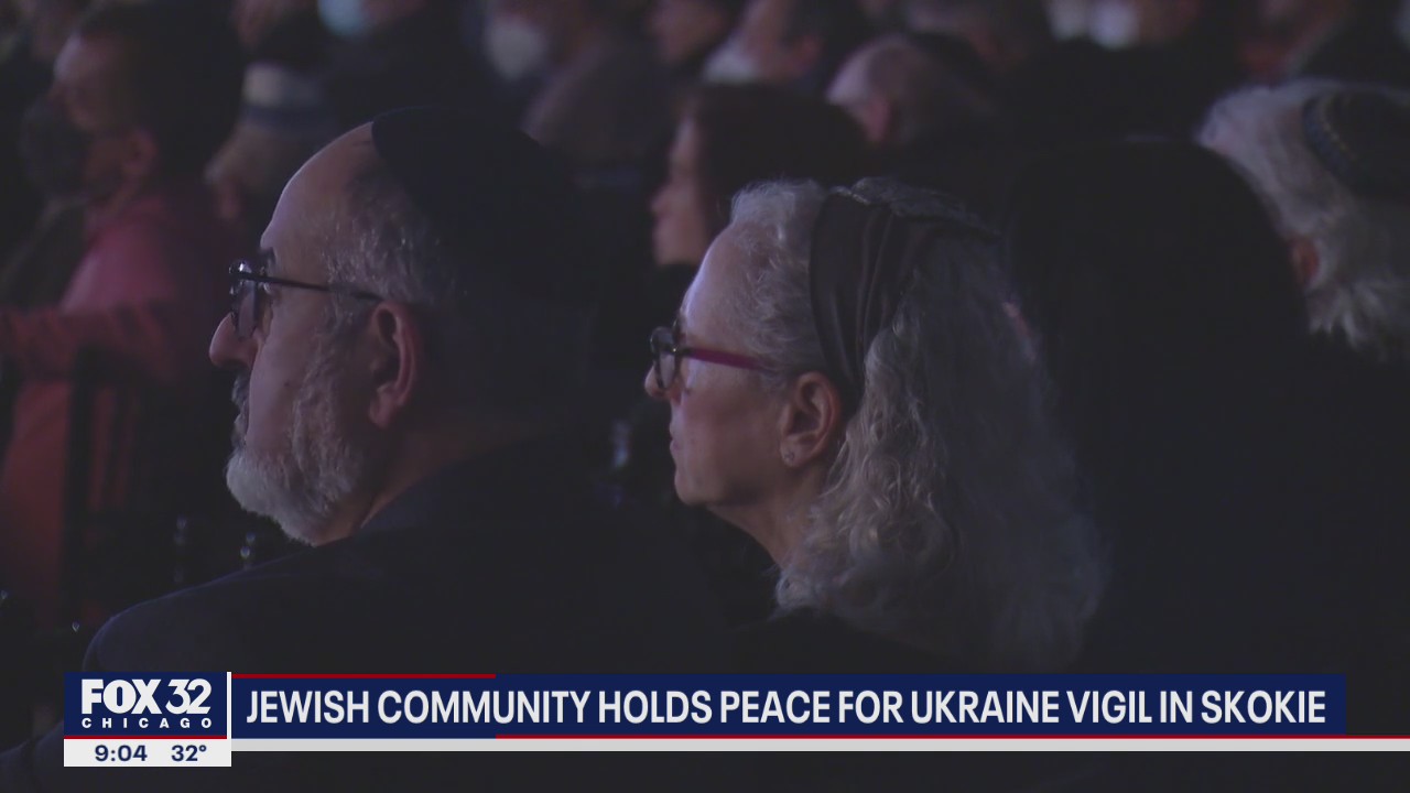 Jewish community holds peace for Ukraine vigil in Skokie