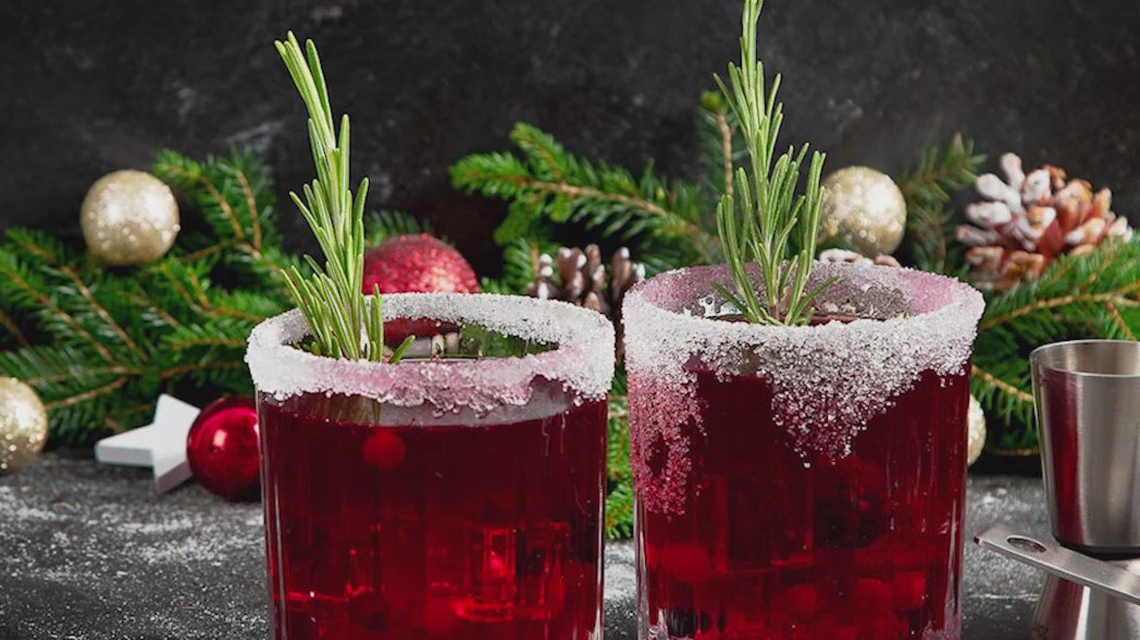 Christmas at Cantigny lights up with mansion tours, gardens, and festive treats