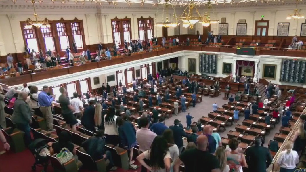 Texas Dems flee state to break quorum