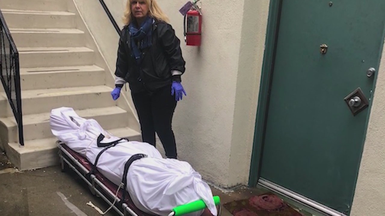 Man dies at WeHo apartment complex