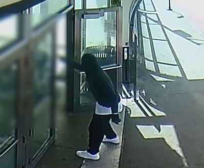 Video shows suspect fatally shoot man at CTA Red Line station