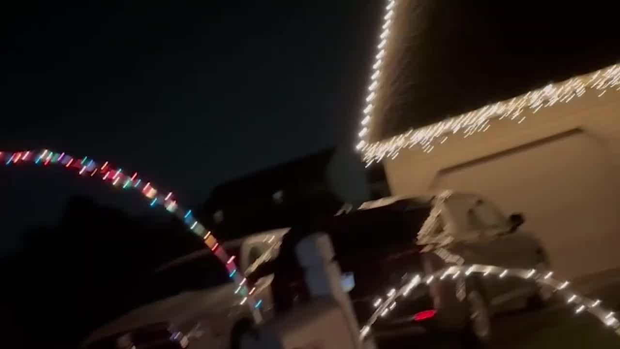 'So special': Kids have touching reaction in Christmas light reveal