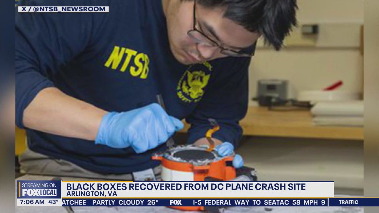 Black boxes recovered from D.C. plane crash site