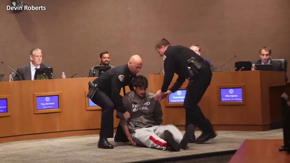 Chris Kluwe arrested for protesting 'MAGA' plaque