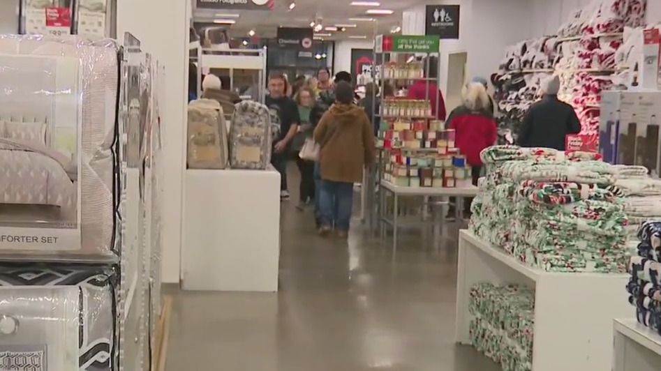 Major retailers luring shoppers with gift cards