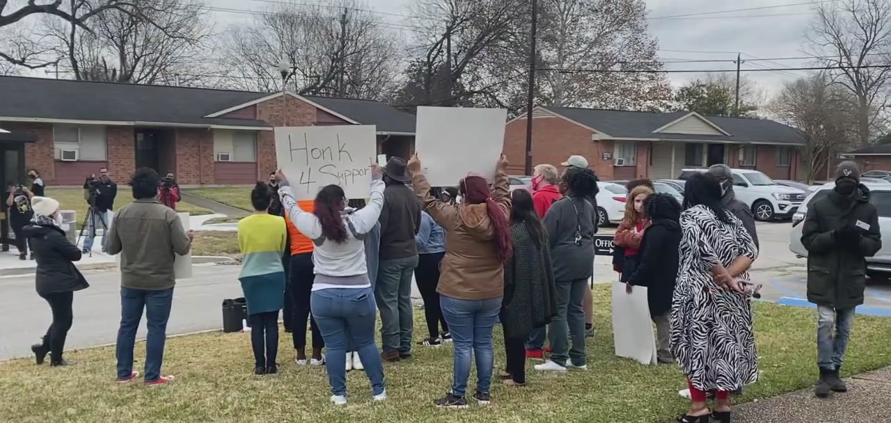 Elderly east Houston residents claim management is forcing them out of their apartments