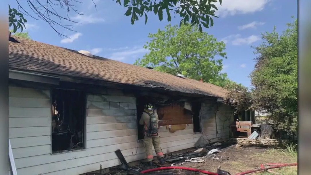 Firefighter injured in northeast Austin fire
