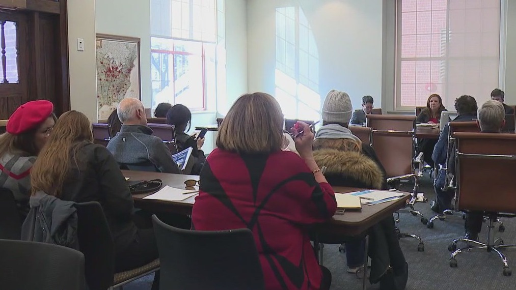 Chicago prepares businesses for potential ICE raids under Trump