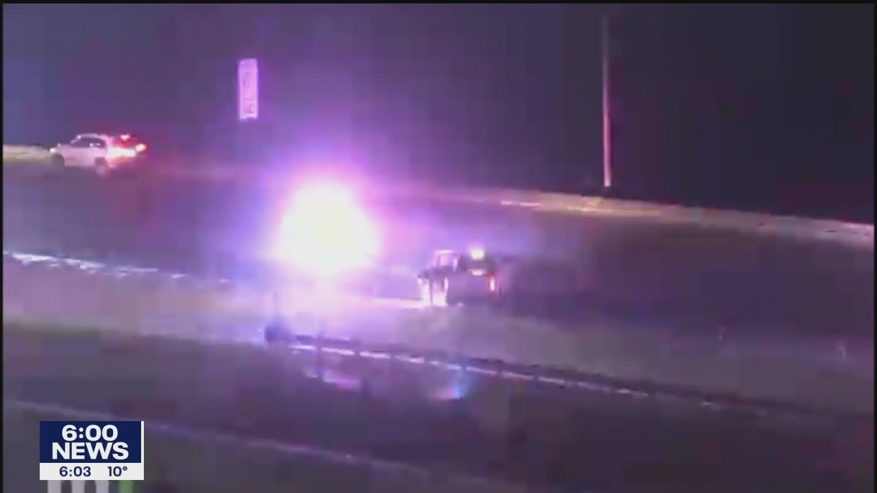 2 suspects sought after fleeing police, carjacking 2 separate vehicles