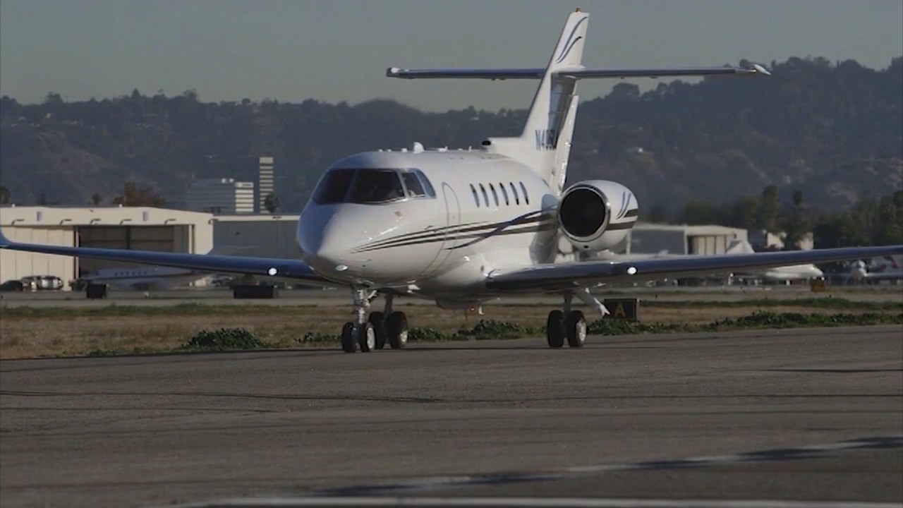 LA City Council wants FAA to study noise problem at Van Nuys Airport following spike in complaints