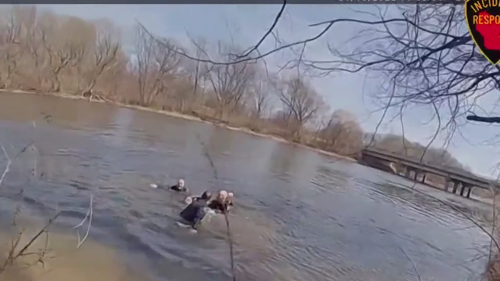 Glendale officers hailed as heroes