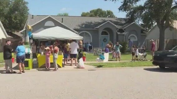 Viv's 4th annual lemonade stand
