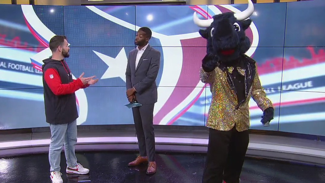 Texans' Toro headed to Mascot Hall of Fame