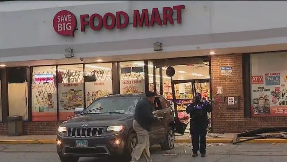 Smash-and-grab thieves hit Calumet Heights food mart