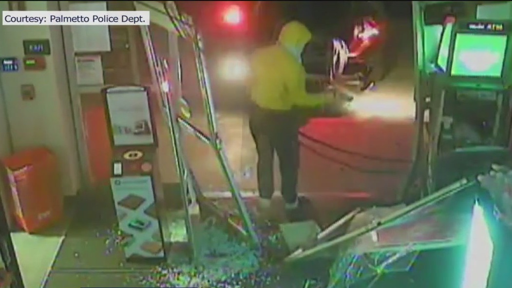 Palmetto police search for ATM burglars | FOX 13 Tampa Bay