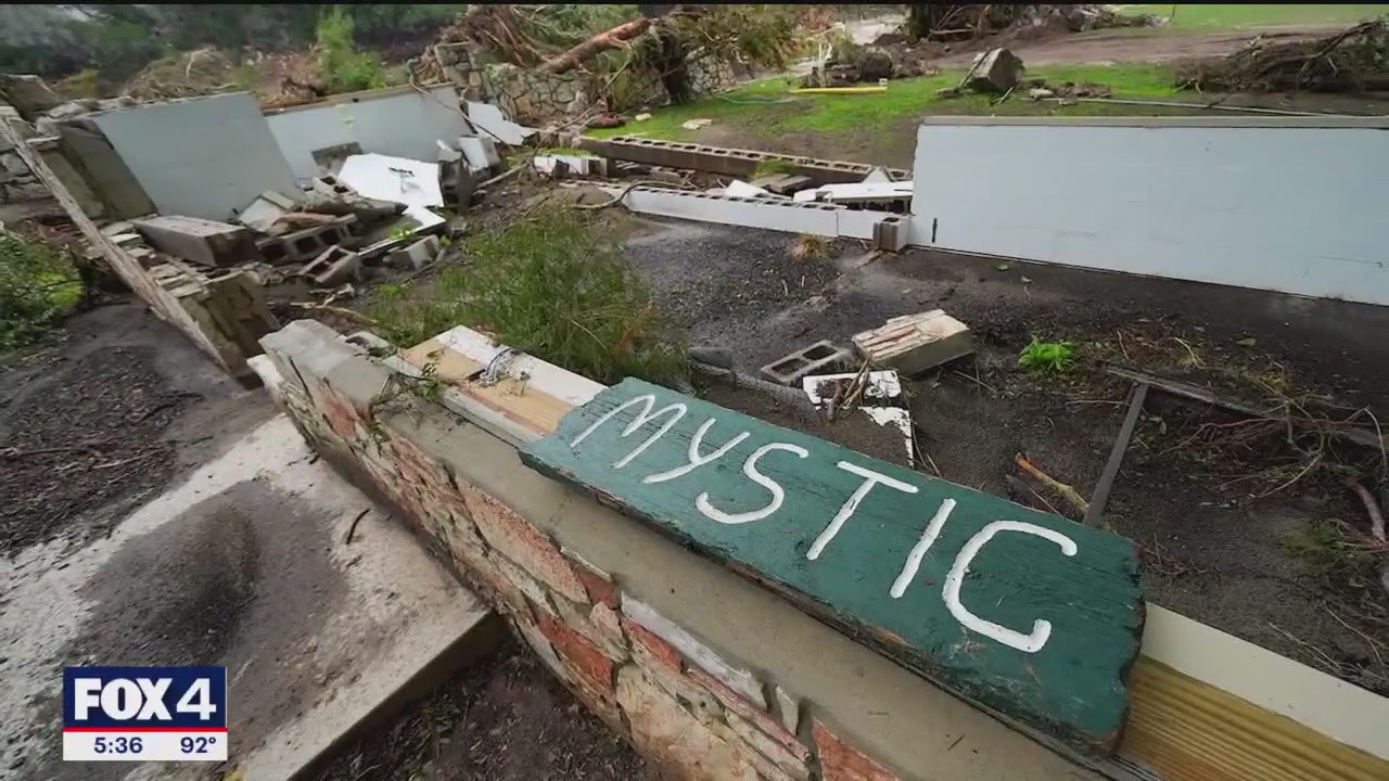 Family's music resonates in Hunt community amid flood