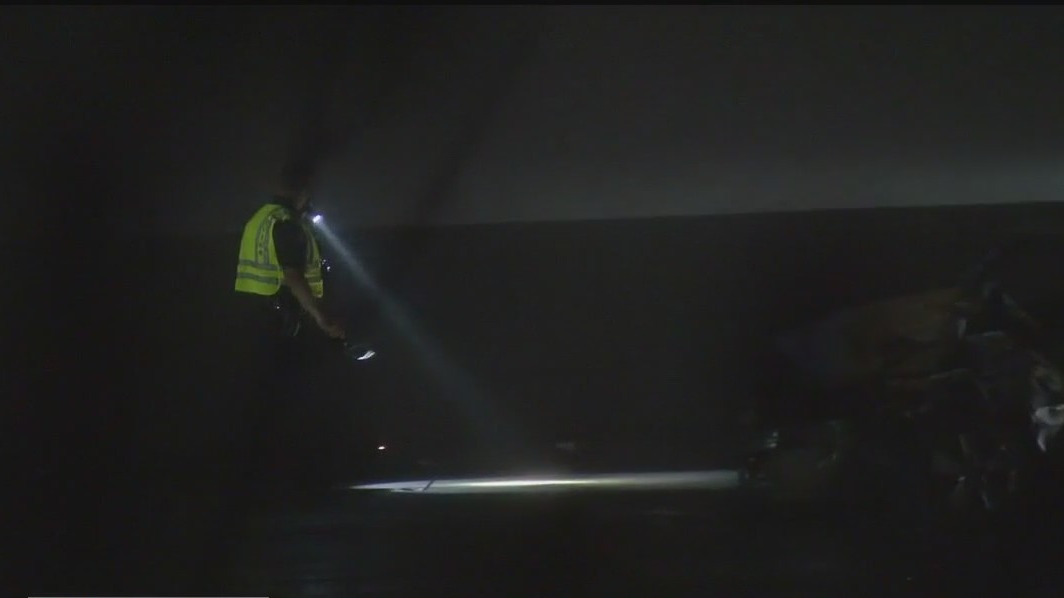 Two killed in violent crash on I-96 in Metro Detroit